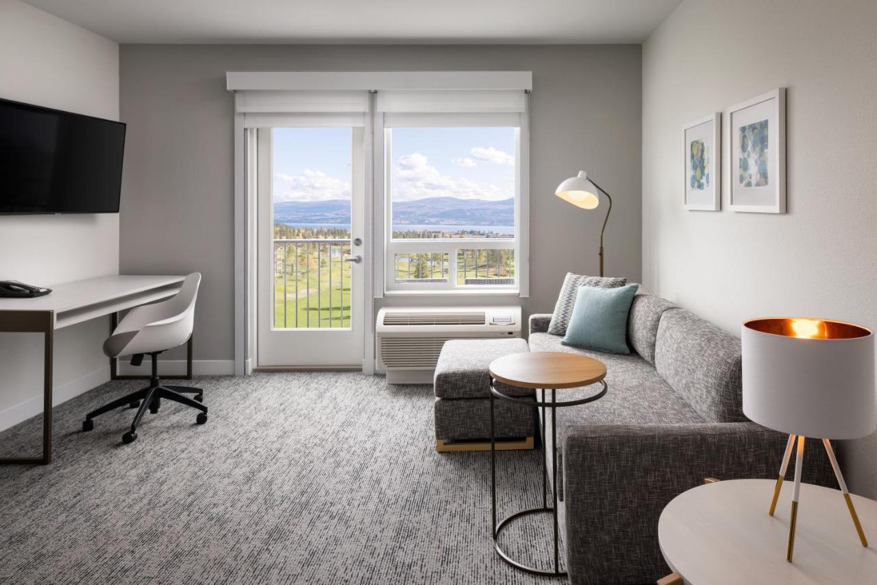 Towneplace Suites By Marriott West Kelowna Bagian luar foto