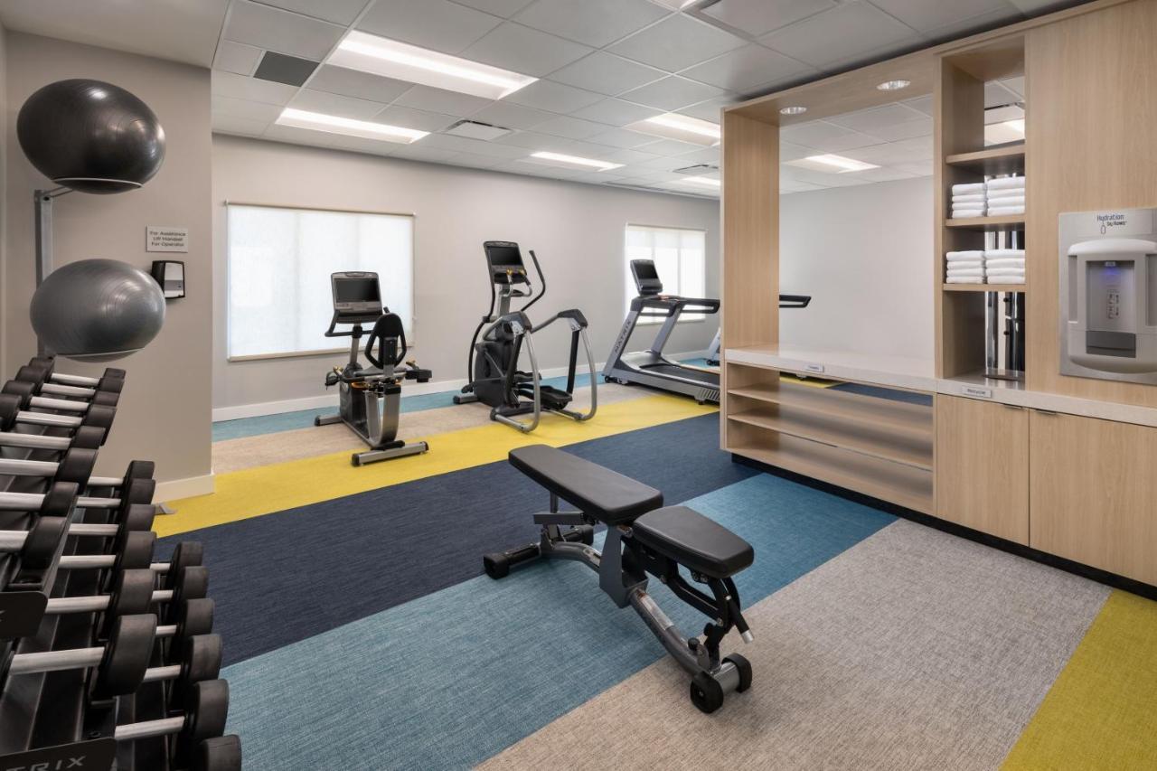 Towneplace Suites By Marriott West Kelowna Bagian luar foto